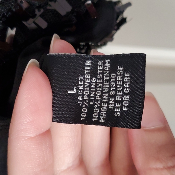 NWT Black Sparkly Short-sleeve Shrug Jacket w/ Rectangular Paillettes - Sz L - Picture 5 of 5